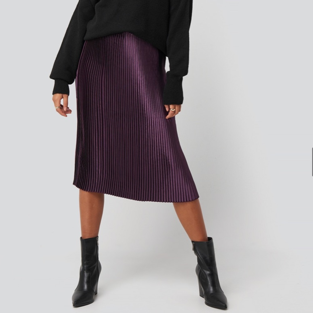 PURPLE PLEATED MIDI SKIRT